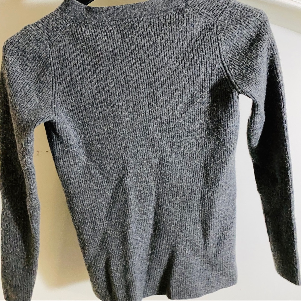 Grey Sweater 🔗 - Picture 4 of 4